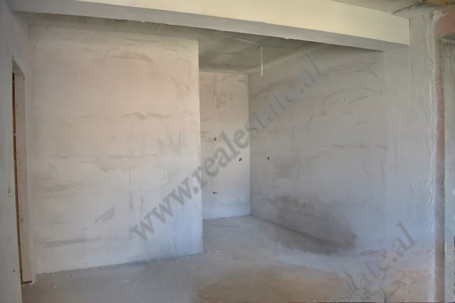 One bedroom apartment for sale in Kokonozeve street in Tirana.&nbsp;
The apartment it is positioned